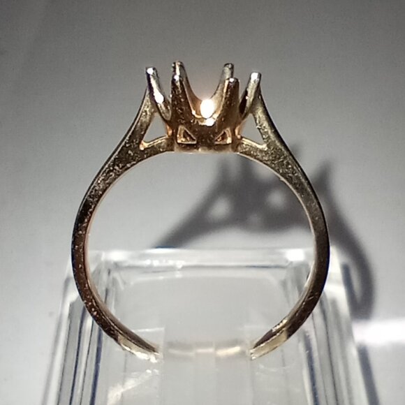 Three (3) 14Kt Yellow Gold 6mm Round 6-Prong Ring Casting - Picture 5 of 6